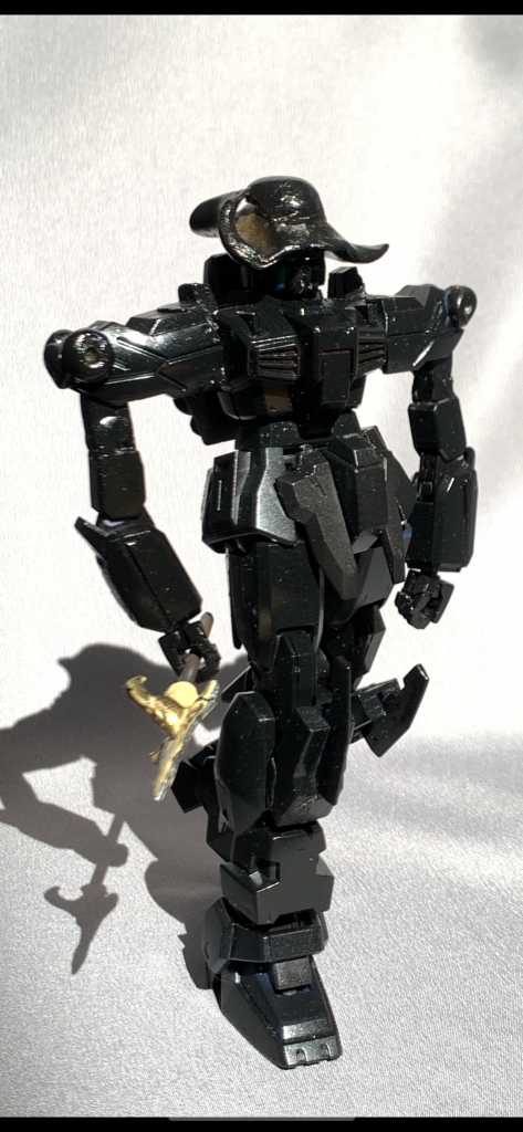 とにかくパーツが外れる!ポージングにも中々苦労しました。(今度接着しよう)