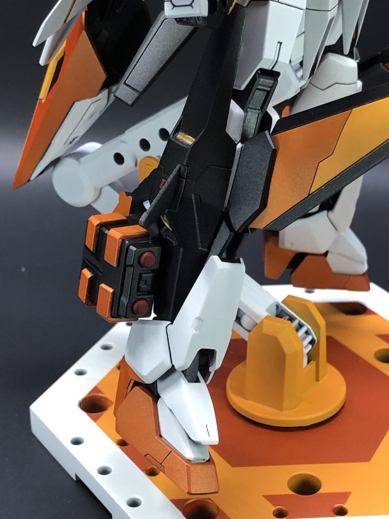 このミサイルポッド実はジャンクパーツのカカト部分なんです。面白いでしょ?