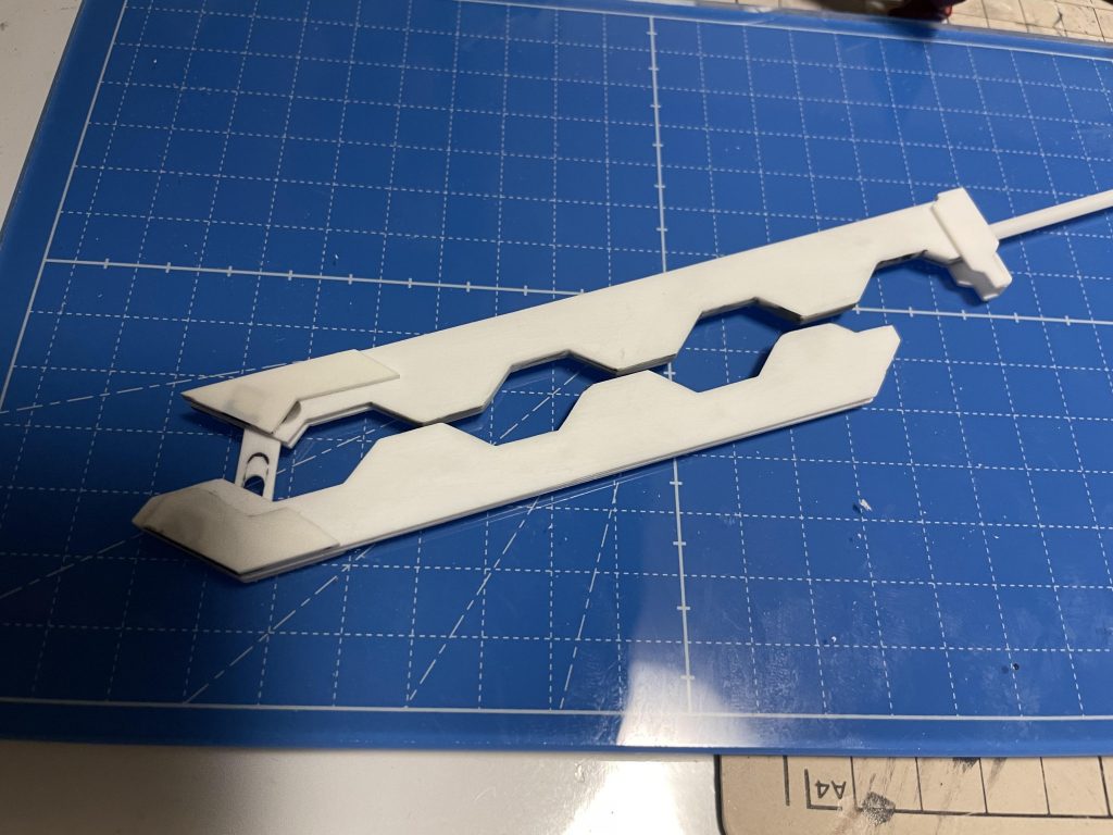 スライドして変形します