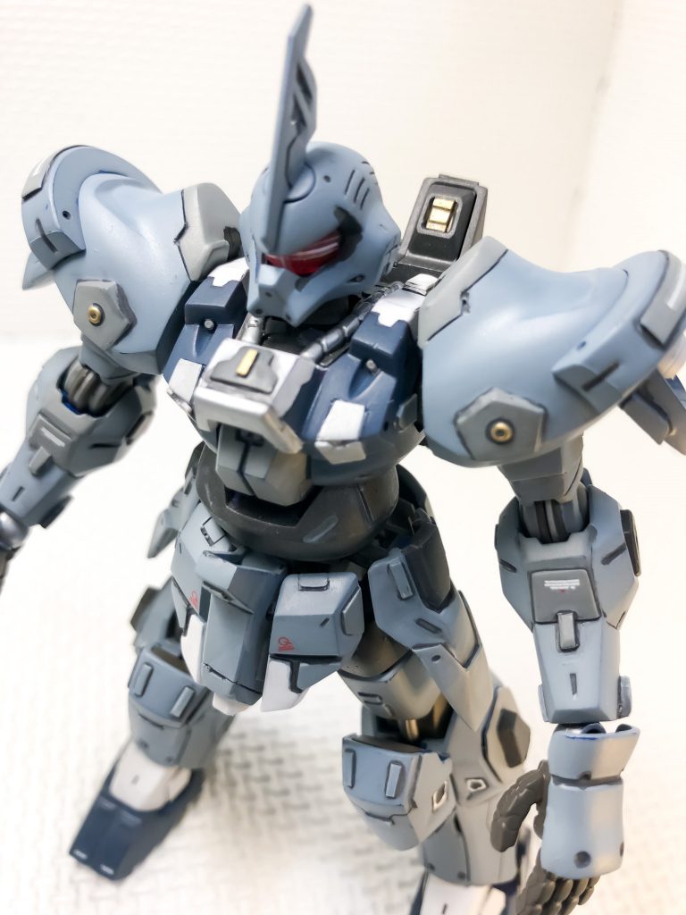 胸周りは、キマリストルーパーのようなハッチパーツをつけたり、バックパックのフィンパーツを追加しました。全体的に色分け箇所や、接着や後ハメの多いキットでしたが、色々試行錯誤しながら、楽しく作ることができました。