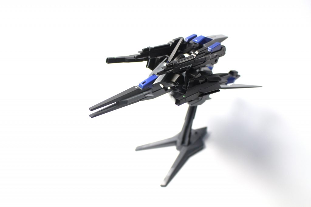 ▲飛行形態前面から。意外にも上手くシルエットがまとまっており珍しく飛行形態の方が気に入ってます笑