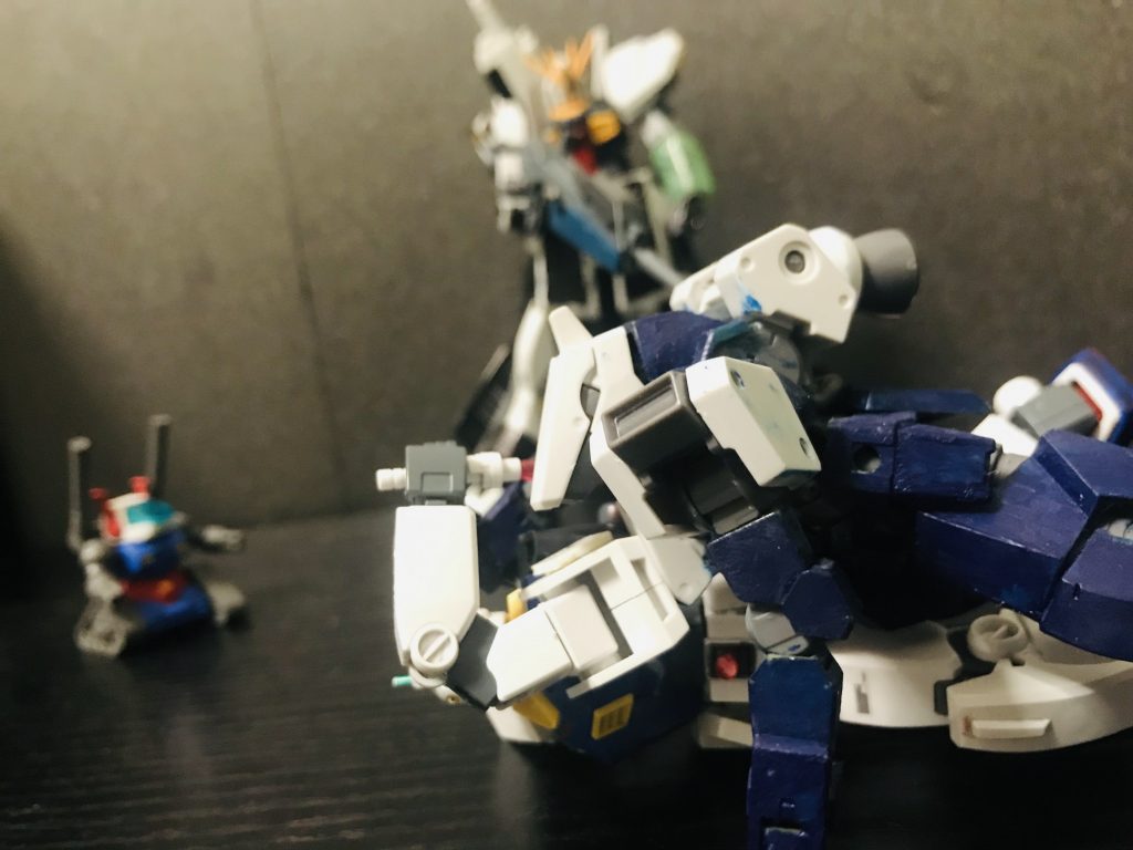 ガンタンク「う、うまい…」　ジムII「ヨイショ」