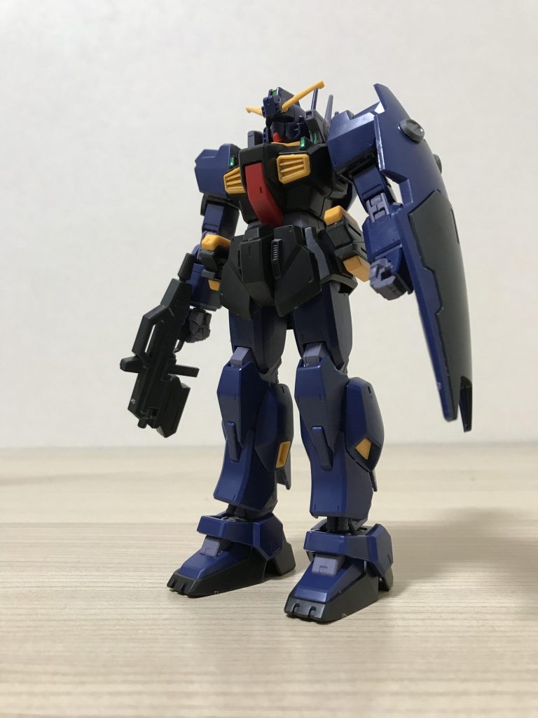 仮組み状態の本機。バックパックは付けておらず、武装以外はMk-IIのままです。