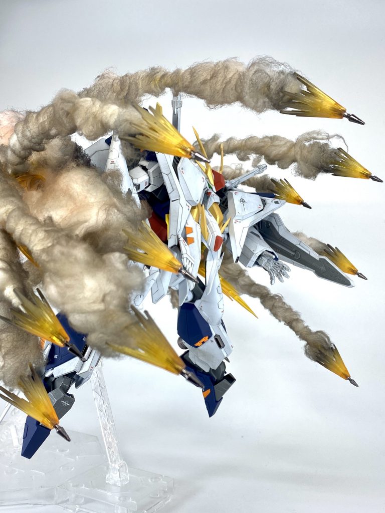 ただでさえ大きい機体にエフェクトが付くとかなりの迫力になります。