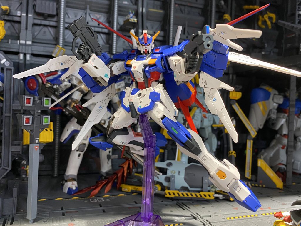 トールストライクガンダムグリッター–2枚目/制作者：@littlewhiteyeun