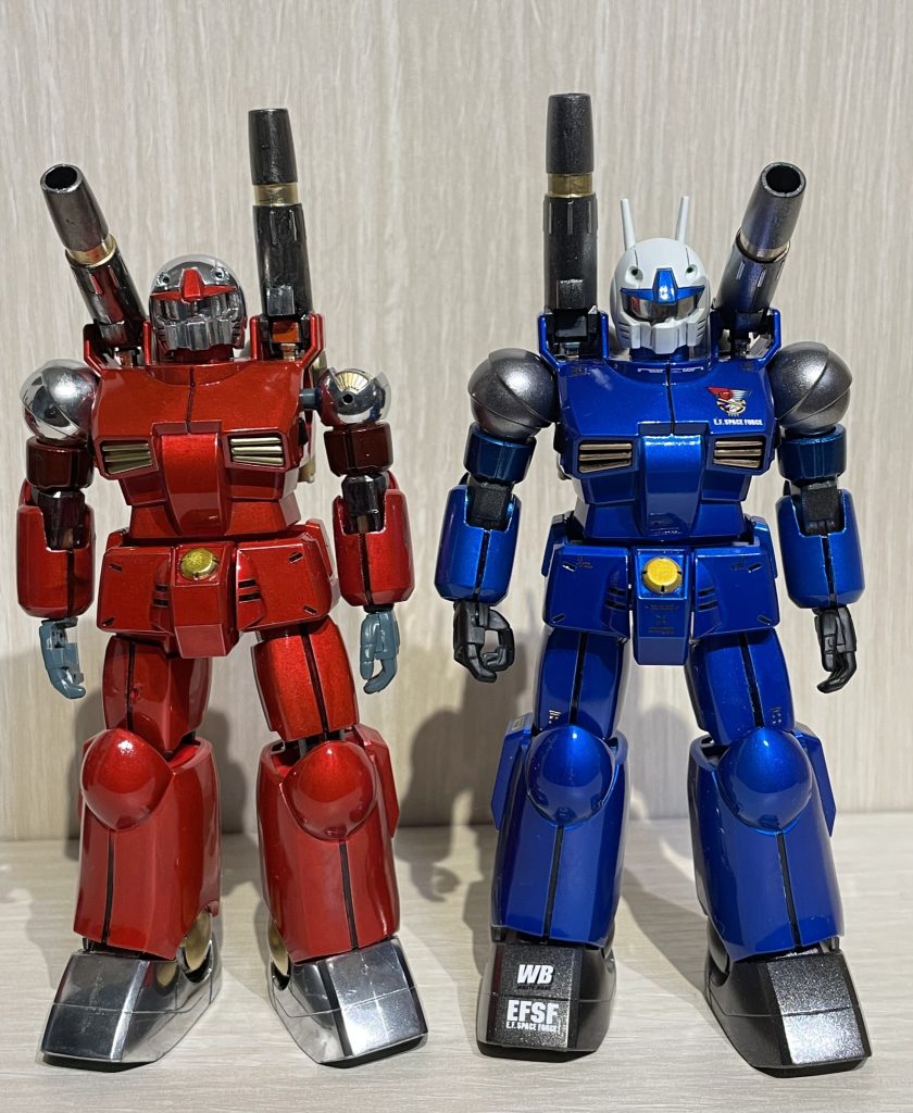 復帰5体目(右)(左は比較?1体目)リバイブ無くなりHG001でスレッガー機!みんなの見てて作りたくなってしまい。アルミシルバーにクリアーブルー!