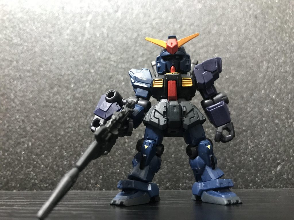 バナージ専用が作れちゃいます!10分ぐらいで、できたので頑張れば簡単に再現できると思います!今市場に出回ってるのが18弾と、7.5弾なので、この二つを集めると楽しいです!他にもギラドーガ+ザクウォーリアギガン+7.5弾武器セットリ•ガズィ+18弾武器セットなど、無限大です!