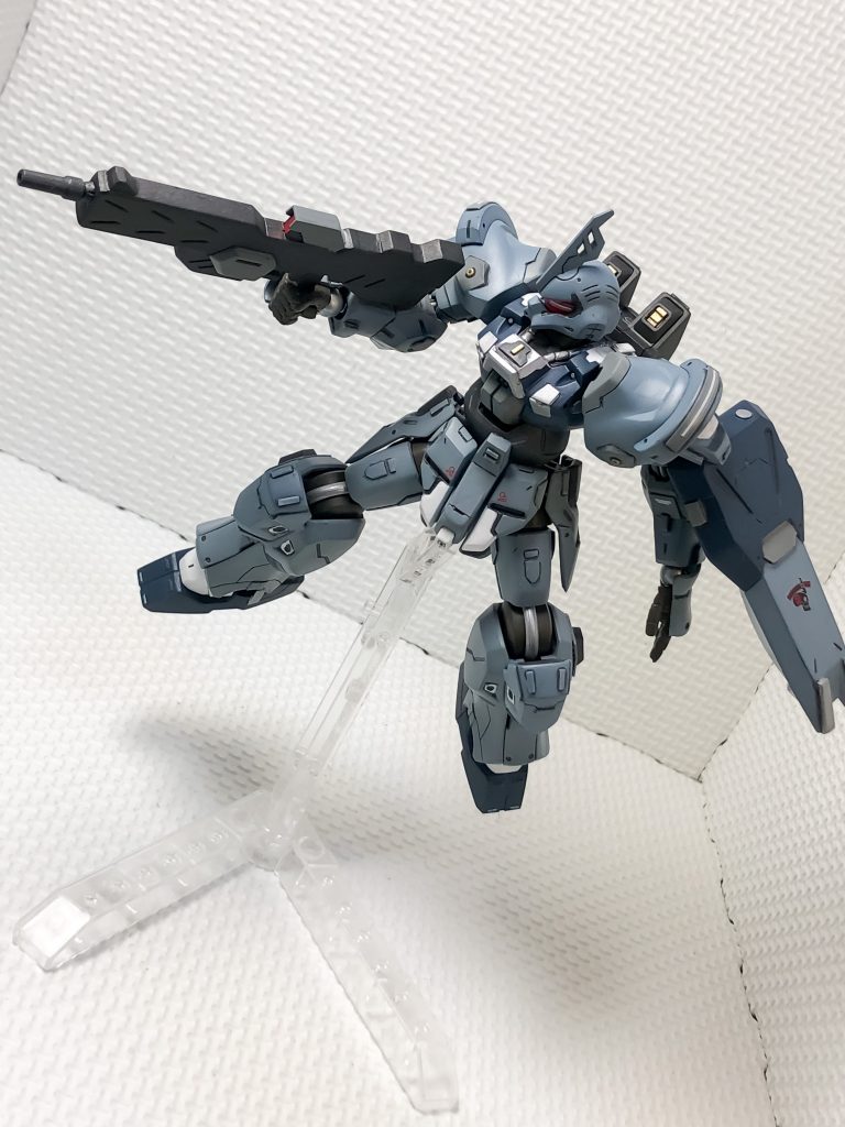 関節系もライフルや本体と同じように色分けを増やして、密度を上げています。