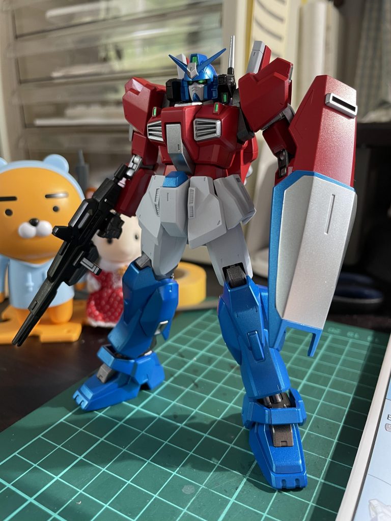 多少目立つ合わせ目を消したのと多少エッジを出してからエアブラシでそれっぽく塗装しました。雨が続いて中々塗装が出来ずにモヤモヤしたぞ!!最近の日本の気候がほんの少しだけ心配ですね。