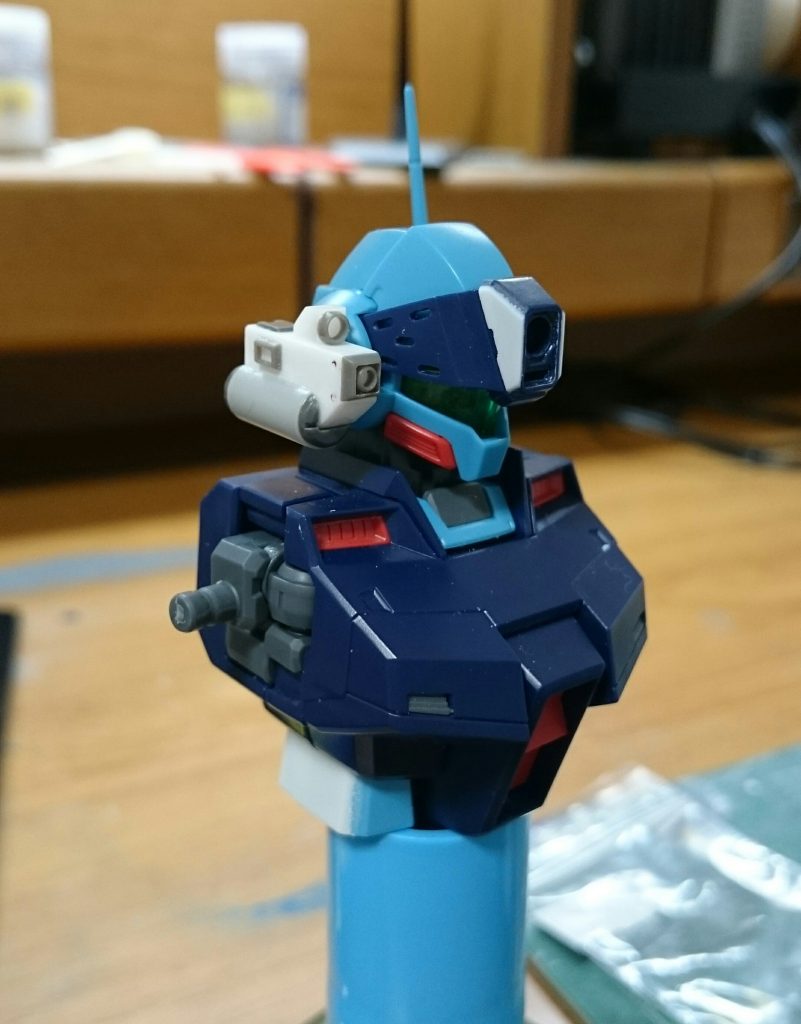 バルカンポッドもプラ棒など使って作ってます。