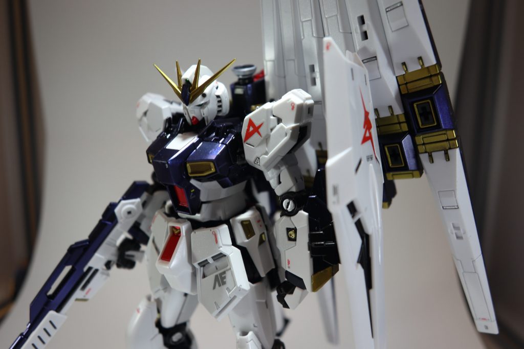 関節などに金属色の差し色　まさかHi-νには標準装備されるとは思いませんでした