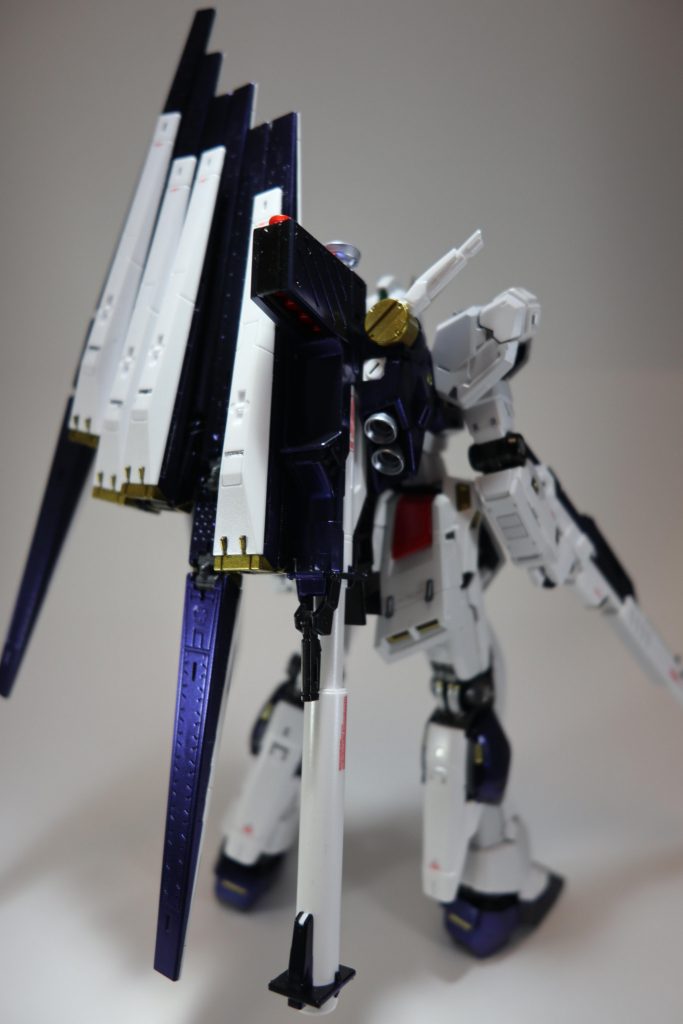 本来ブラックの部分はサファイアブルーとアメジストパープルの混色です