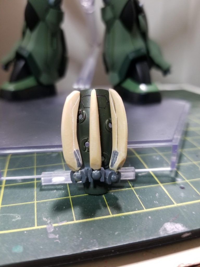 クラッチクローです。付け根はボールジョイントでグリグリ動かせるようにして、クローの部分はパテで作りました。もう少し丁寧にすれば良かったです。