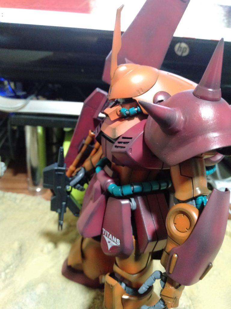 首の位置を５ｍｍ前に、スパイクアーマーも形状を変えました