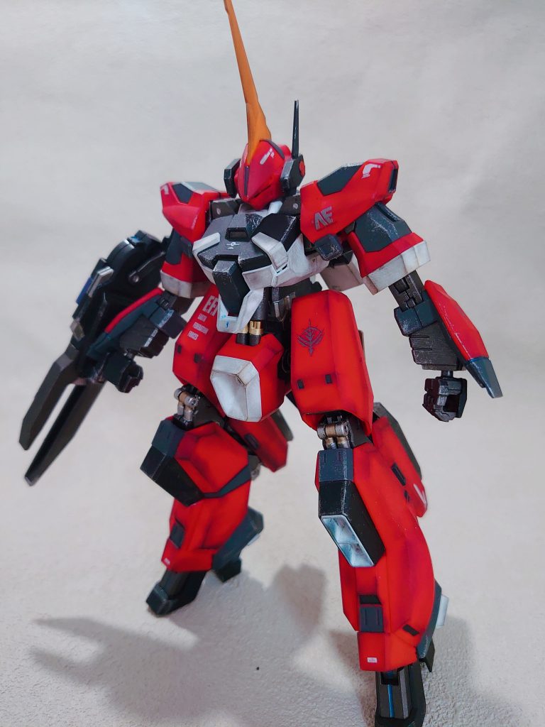 やっぱり独特なフォルムだなー！ガンダムシリーズじゃないみたい。