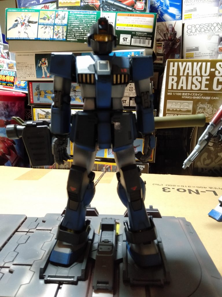 まぁ一応Zガンダムでジャブロー防衛に別カラーだが出てたしゼットコン、エントリーやな？（笑）