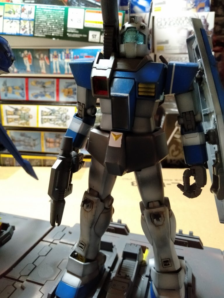 しかしこんなボルトジョイントで吊り下げてる設定なのかなぁ（笑）