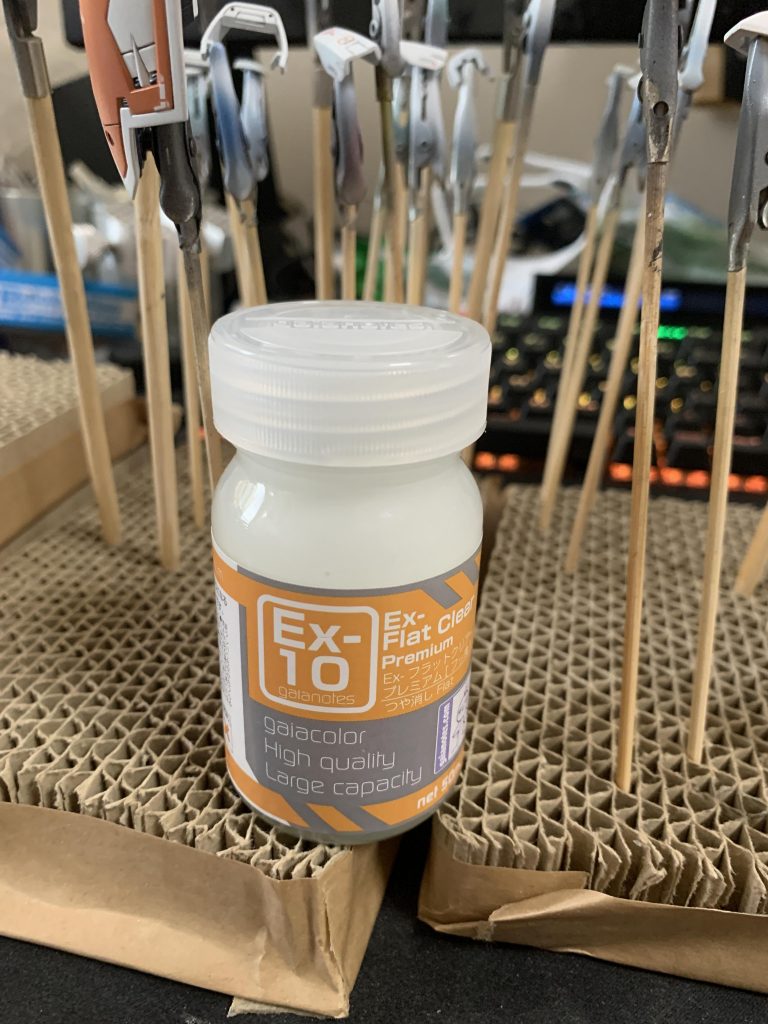 トップコートはこいつ。ラッカー使ったのが初めてだったので、どうなるかはドキドキもんだったw