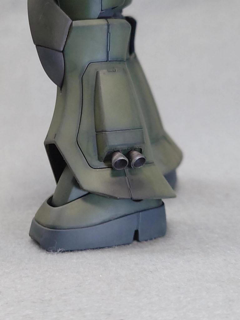 脚部には追加スラスター着け機動力を上げてみました。