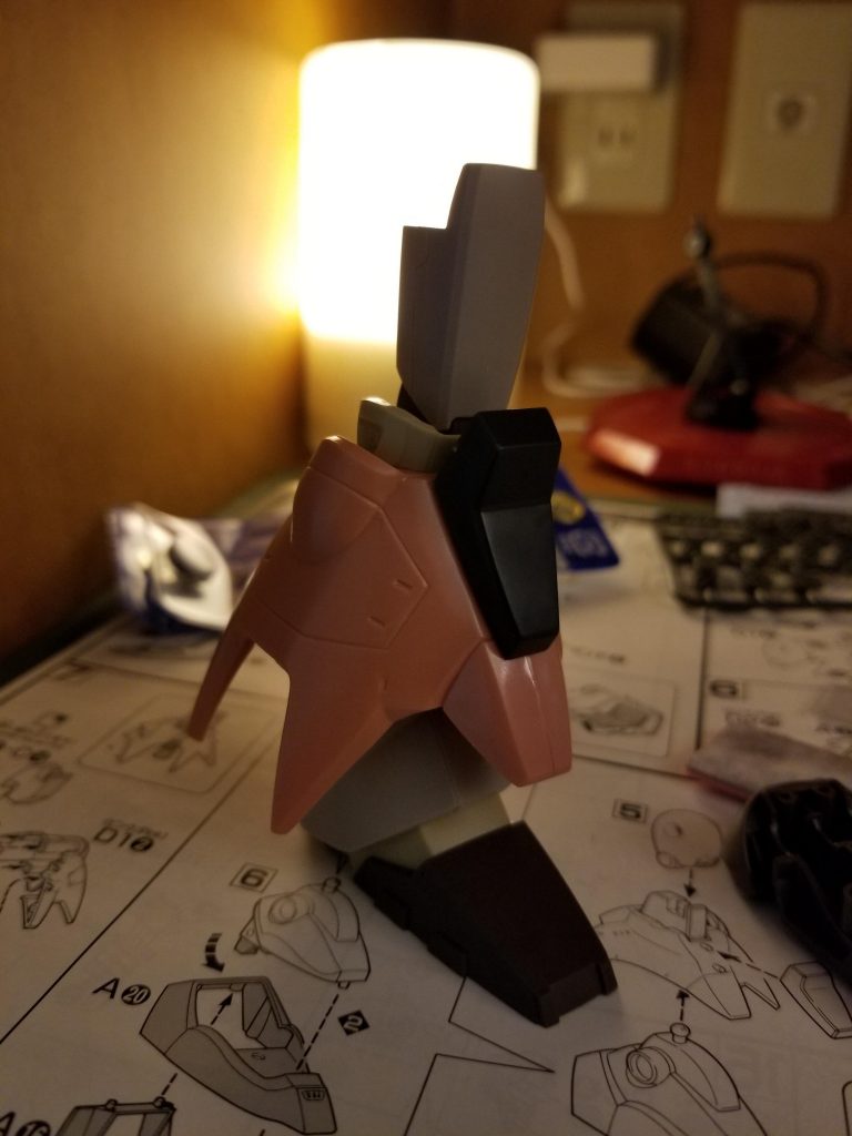 制作工程足はガルバルディリベイクの膝下からの上の4割位を切断しプラ板で蓋をして、ボールデンアームズで付けました。膝上はそのままつけれたので良かったです。