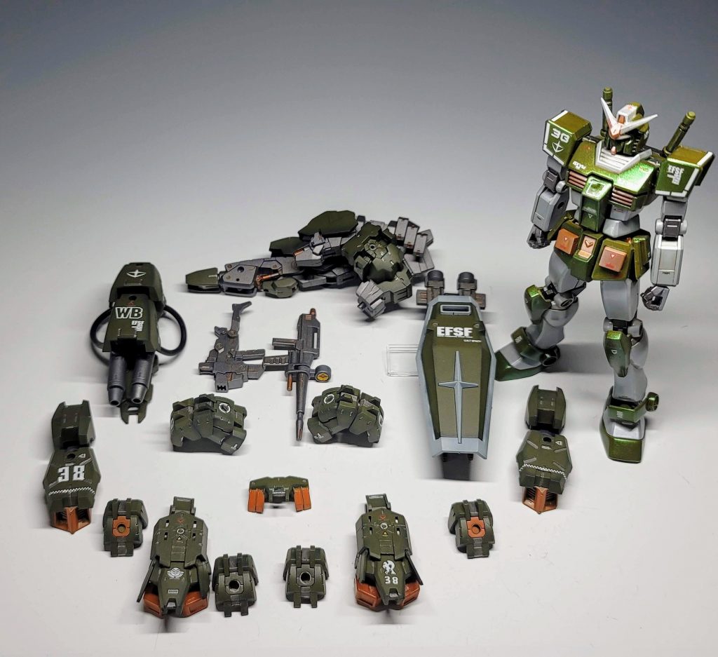 全武装を外した後の状態です。GFFシリーズが好きなのでこれを再現したいがために頑張りました。また、EGガンダム本体の膝のジョイントを30MMのアルトのものに変えると少し足が長くなってスタイルが良くなったのでオススメです。ここまで見ていただけた方、ありがとうございます🙇♀️🙇♀️