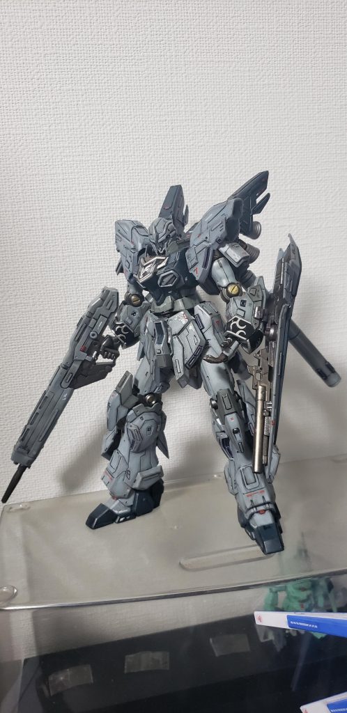 レッドポイントとデカールで情報増し初めての全部塗装で失敗などあり、細かいところがまだまだですが、個人的に満足出来ました。