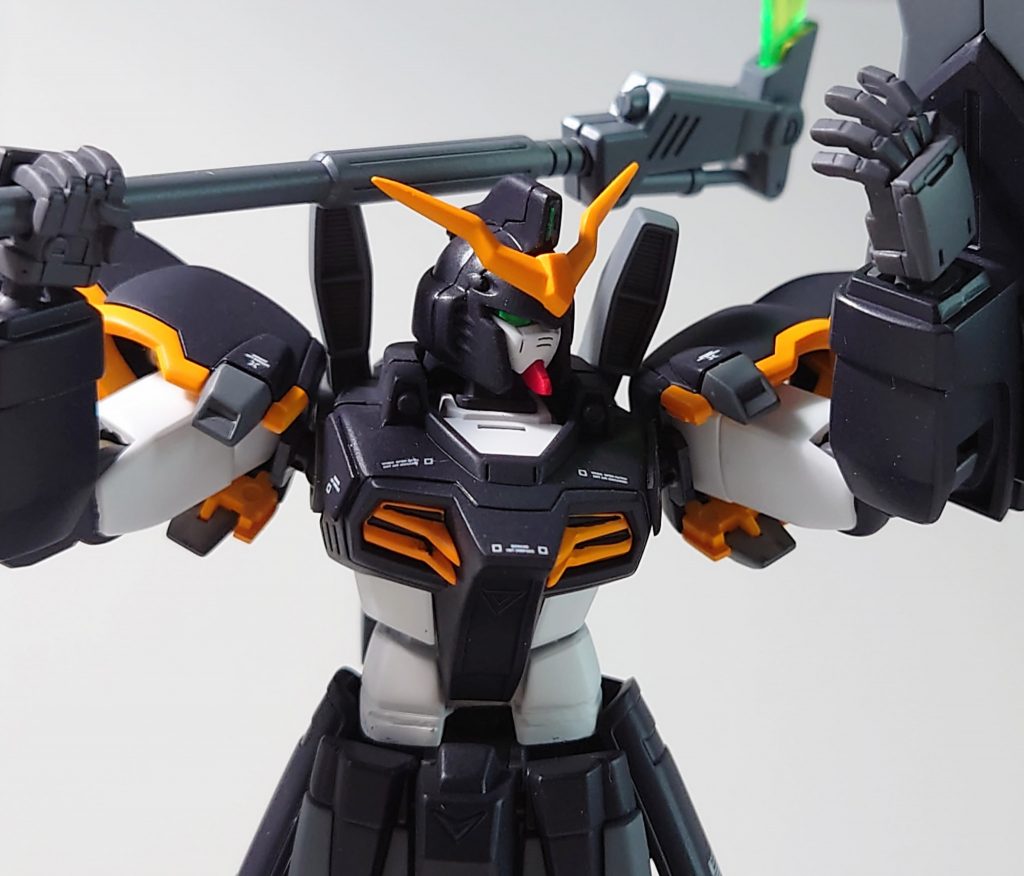 「死ぬぜぇ、俺の姿を見た者はみんな死んじまうぞぉ」デュオと言えばこの煽り文句。20数年前の同じスケールのキット（旧キット？）を知っている身としては、ほとんど手をかけずとも、そのままで抜群にカッコいいキットであることに脱帽です。すごい、本当に。