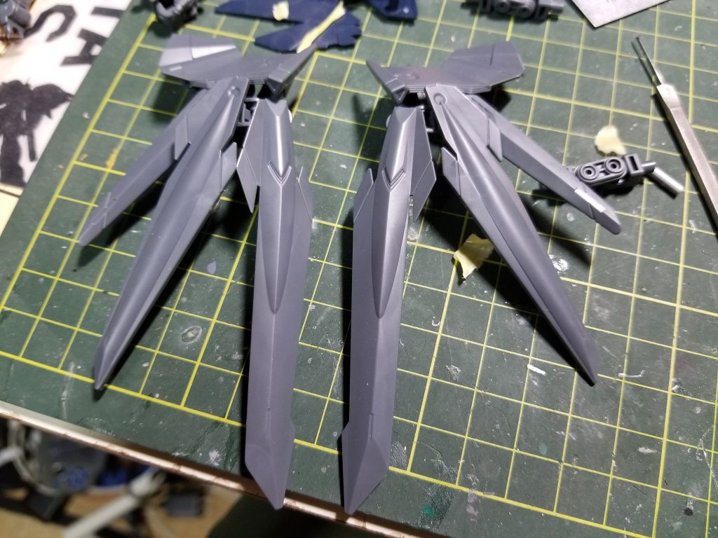 電気屋でSDFWのノイエジールⅡを見て、これだと思い制作再開気になっていたバックパック部分を一気に作っていきました。