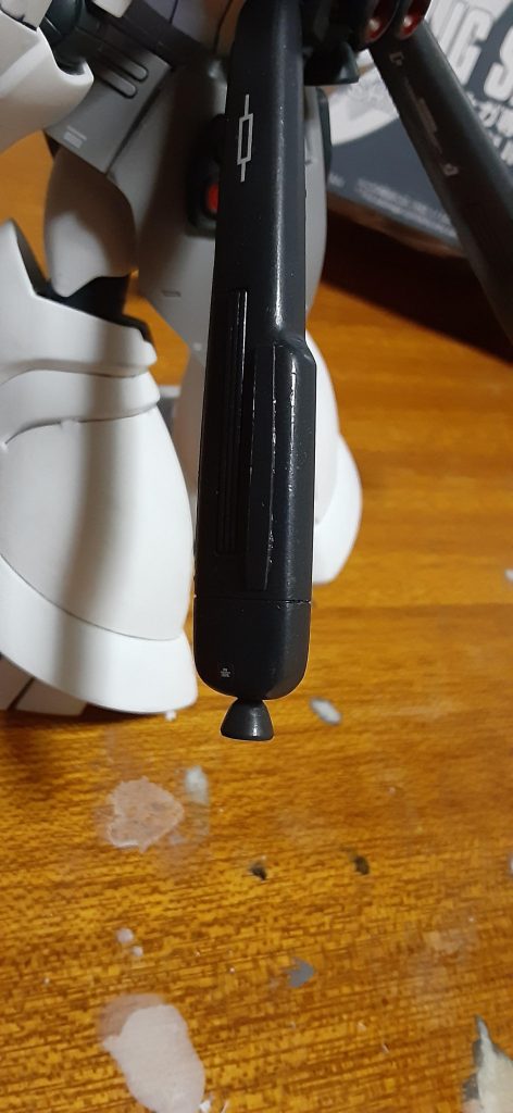 本来バックパック上側に付けるバーニアをタンクの先端に付けて0.3プラ板貼ってディテール増やしました。