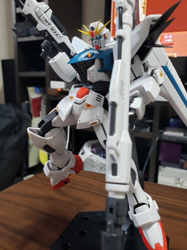 マーキングシールすら貼っていない素組みの状態