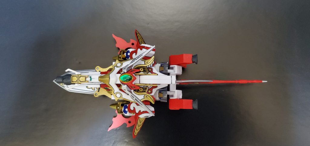 謎の人物、龍・牙髄(リ・ガズィ)より授かった法力により武器獣(メカニマル)モードに変形。