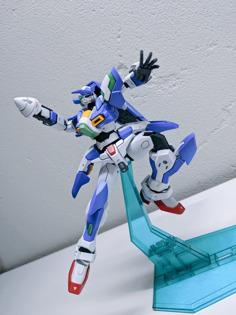 飛びかかるエクシア