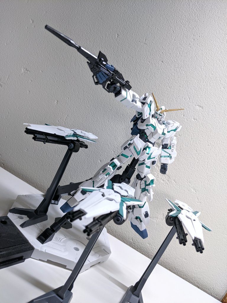 ユニコーンガンダム　覚醒モード–2枚目/制作者：那由多