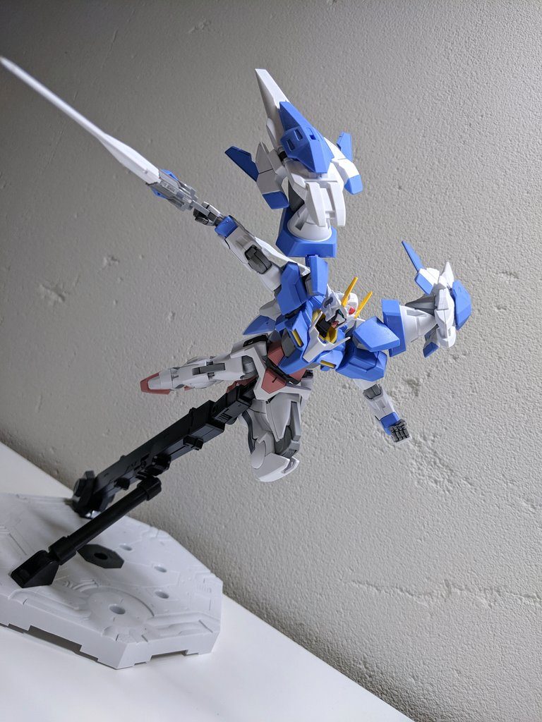 前進するダブルオーライザー