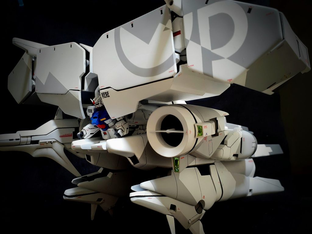 最初は改修しようかと思ったけど組立るだけで困難極まったので素組塗装とデカールで誤魔化しました草