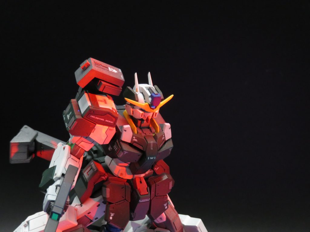 ブラックライトは波長が365nmのものを使用することで、紫色にならず綺麗に発光します。