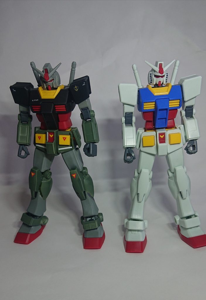 ほぼ素組みのEGガンダムと比較