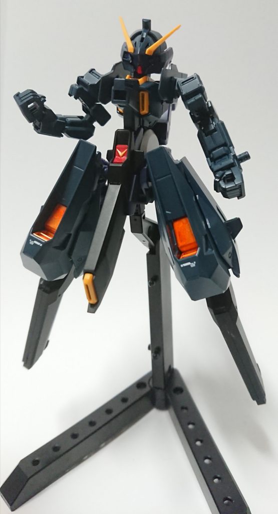 元々のキハールⅡ同様の仕様ですが、装備は全て外す事が出来ます。今回はゼットコンなのでティターンズカラーですが、その内ピンクに塗ろうかなぁ…。完成はまだまだ先ですが、小回りを補う僚機も作製中。完成したら投稿しますので引き続きよろしくお願いします。