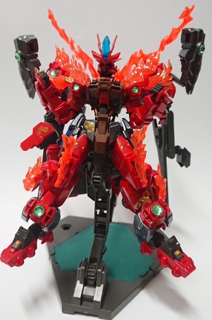 武器を失っても切り札のバーニングモードへ。拳で戦います。ゼットコンの作製ひと休み中、もう一機拳で戦う機体を作製しています。近々投稿しますのでよろしくお願いします。