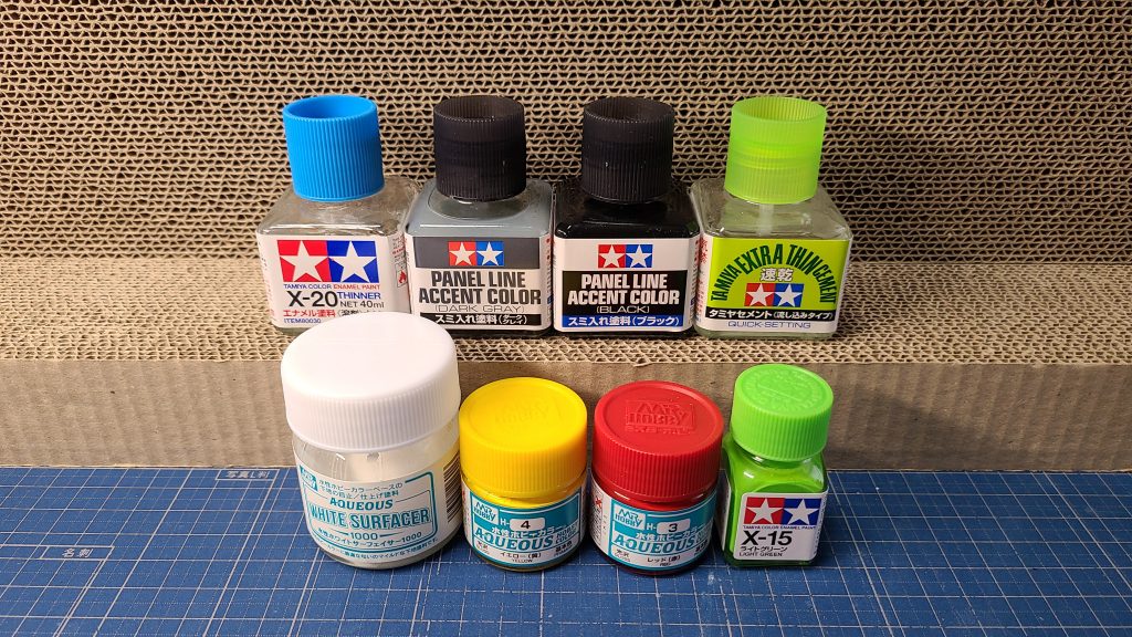 使用した塗料などスミ入れは基本的にタミヤのスミ入れ塗料(ダークグレイ)を使用していますエナメル塗料のライトグリーンはビームライフルのセンサー部分に使用しました最後に今回は制作工程も載せてみましたもし誰かの手助けなどになればいいなと思っています撮影したポーズは組み立て説明書や箱絵を参考にしています自分で組み立てたガンプラを撮影するのが一番たのしいですそれではここまで見ていただいてありがとうございましたみなさんお体に気をつけてお過ごしくださいませ