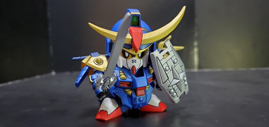 武者頑駄無真参武者頑駄無に匹敵する実力の持ち主。しかし自分の力を過信し秘宝である銀の楯を持ち出したところに落雷を受け行方不明となってしまいます。そして物語の舞台はスダ・ドアカワールドへ…。 