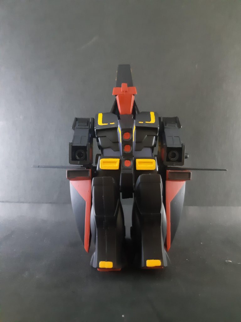 本命のMA形態。これなら可動の悪さも残念な握り手も問題なし。改造した平手も意味ないけど…。