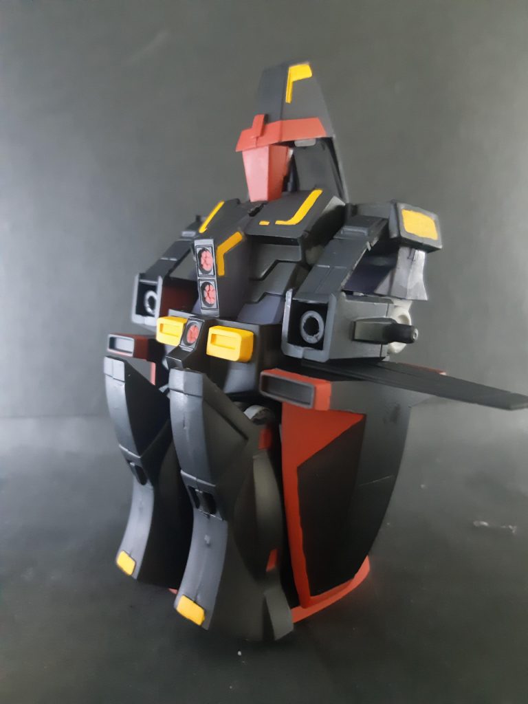 この状態でHGジェガンの腰から胸くらいの高さです。かわいい…。