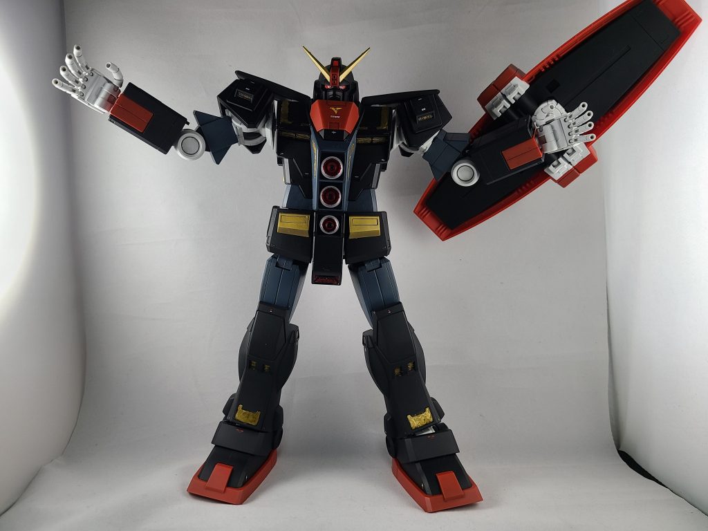 通常のHGキットより大きいのでこんな風に見下ろしてるアングルが撮りやすいですね