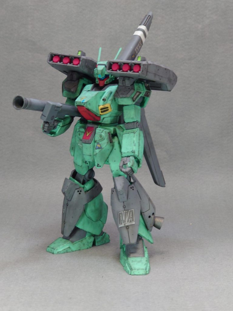 スタークジェガンが元キットなんでスタークジェガンのパーツも付属しています。なのでなんちゃってスタークジェガンにもなります。