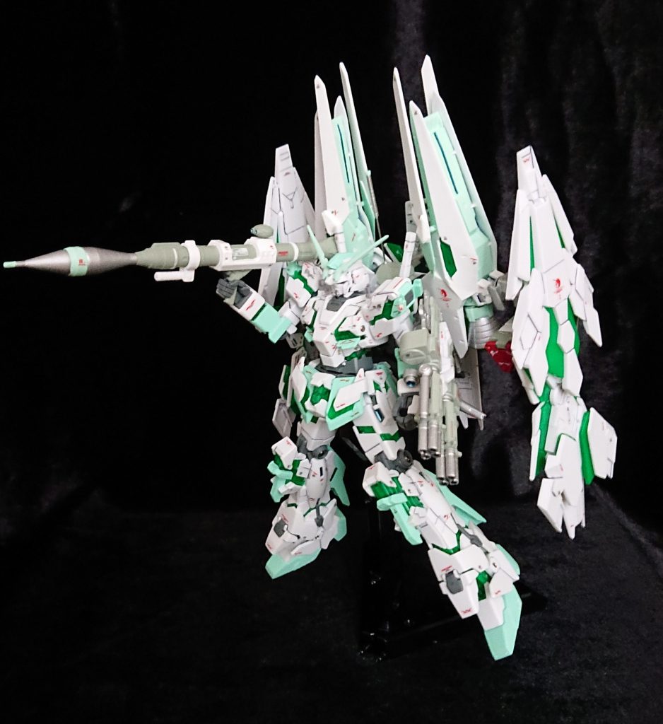 やっぱり、盛っちゃうね。今回はテルティウムアームズをメインにドーン!そう、筆塗り塗装には、厳しい白での隠蔽(泣)。達成感は倍増です。