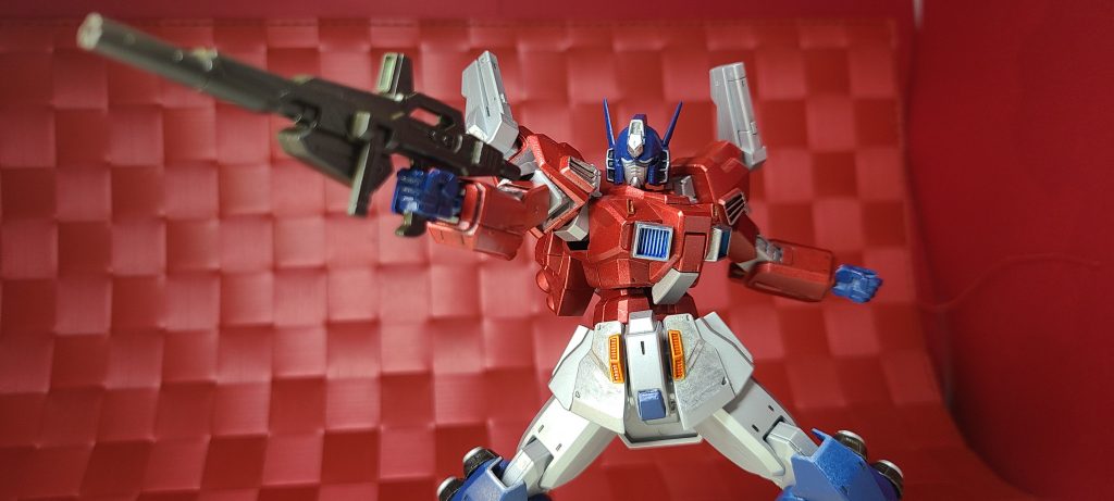 でも色を付けるとなかなかオプティマス感が出て気に入りました