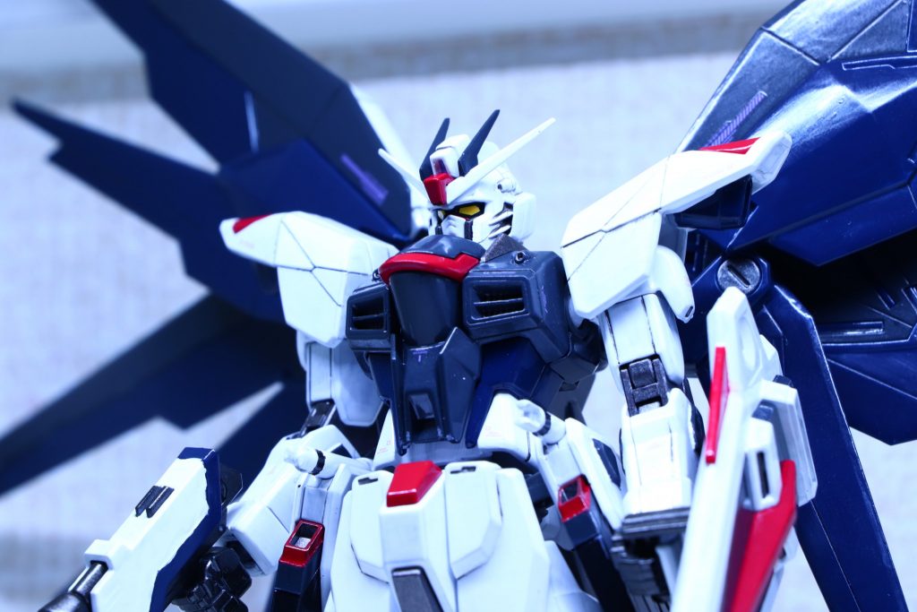 カラーは青色の部分を紺色に変えました。