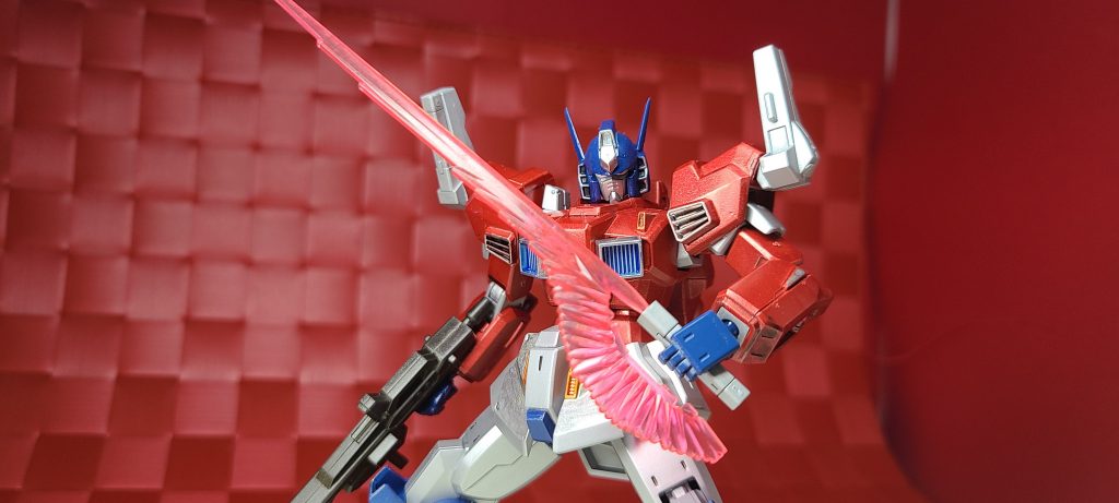 今回はあまり別キットのガンプラを使わずいけそうだなって事で胸の四角はダブルゼータの股間のダクトパーツ、足の車輪はビルダーズパーツのスパイクを使用しています