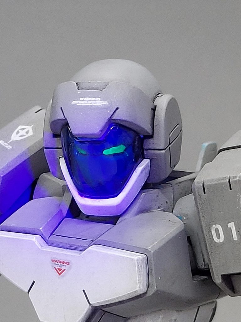 カメラアイはUVライトに反応します